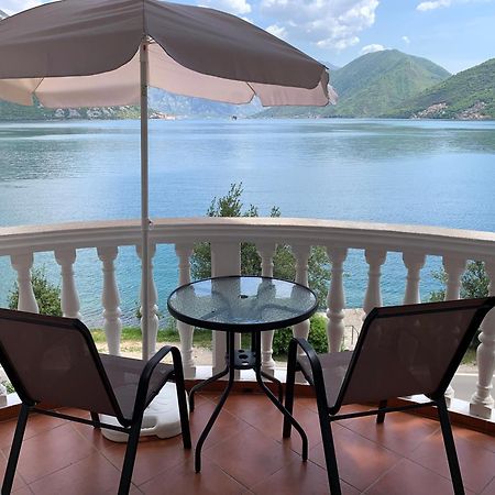 Apartments Villa Radonic Donji Morinj Esterno foto