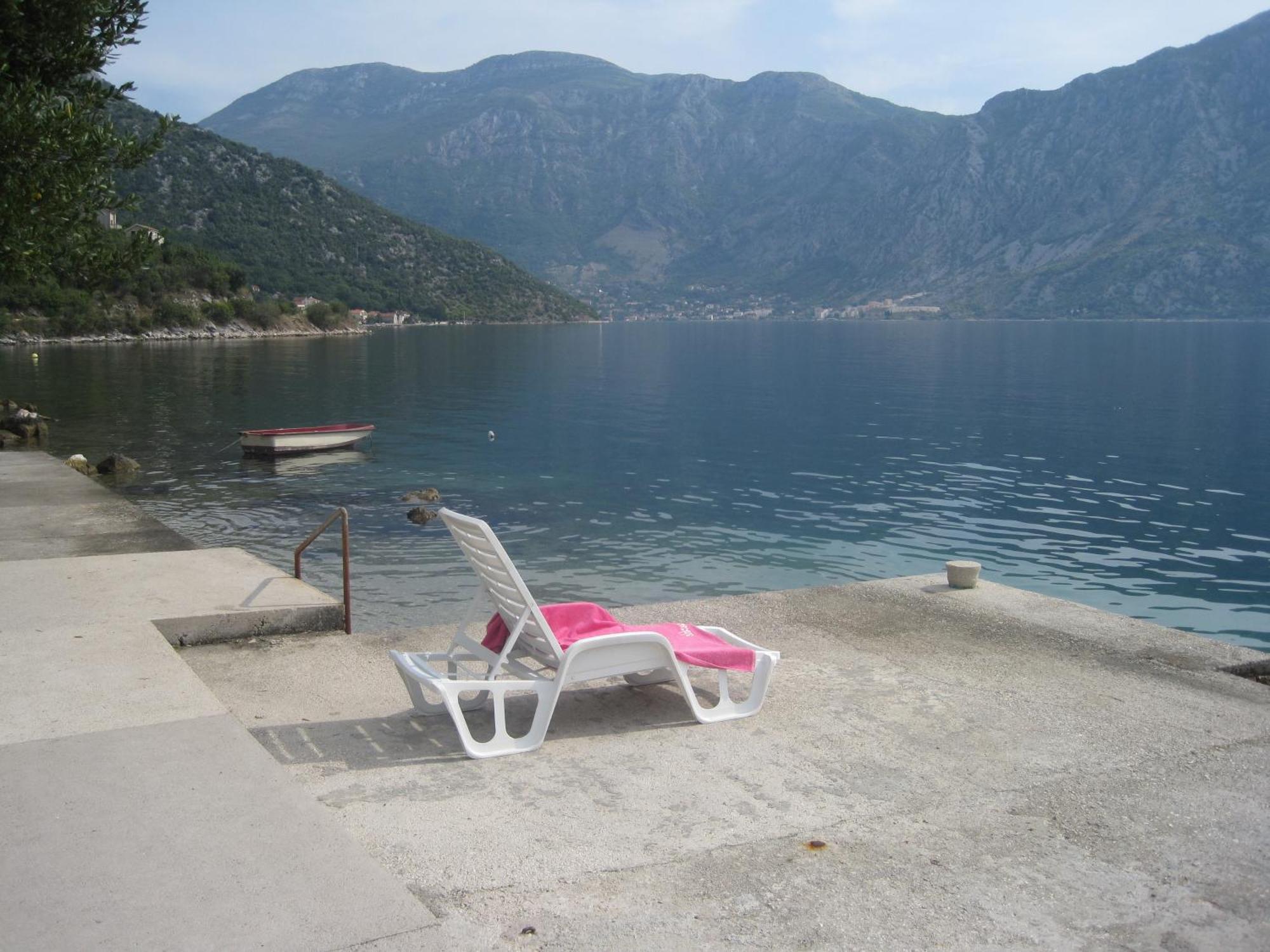Apartments Villa Radonic Donji Morinj Esterno foto