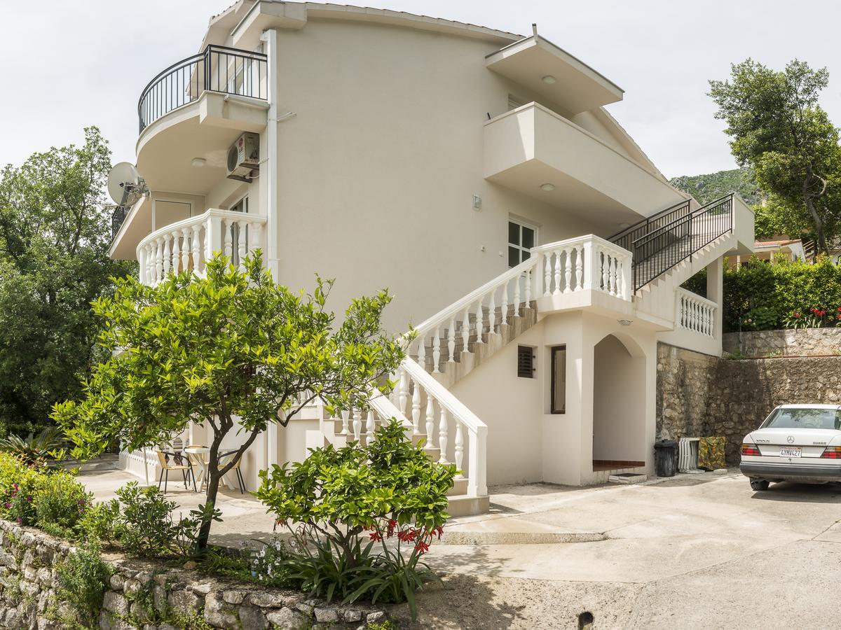 Apartments Villa Radonic Donji Morinj Esterno foto