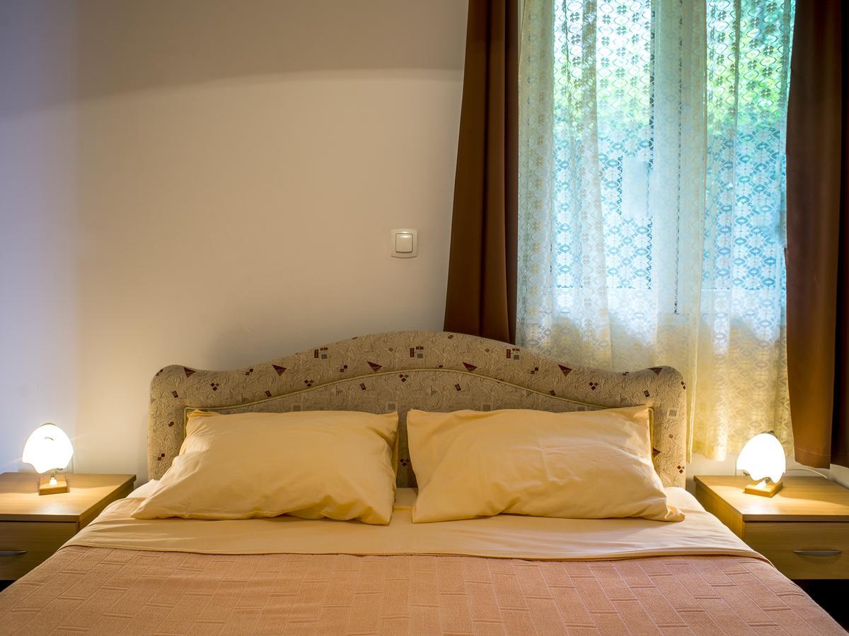 Apartments Villa Radonic Donji Morinj Esterno foto